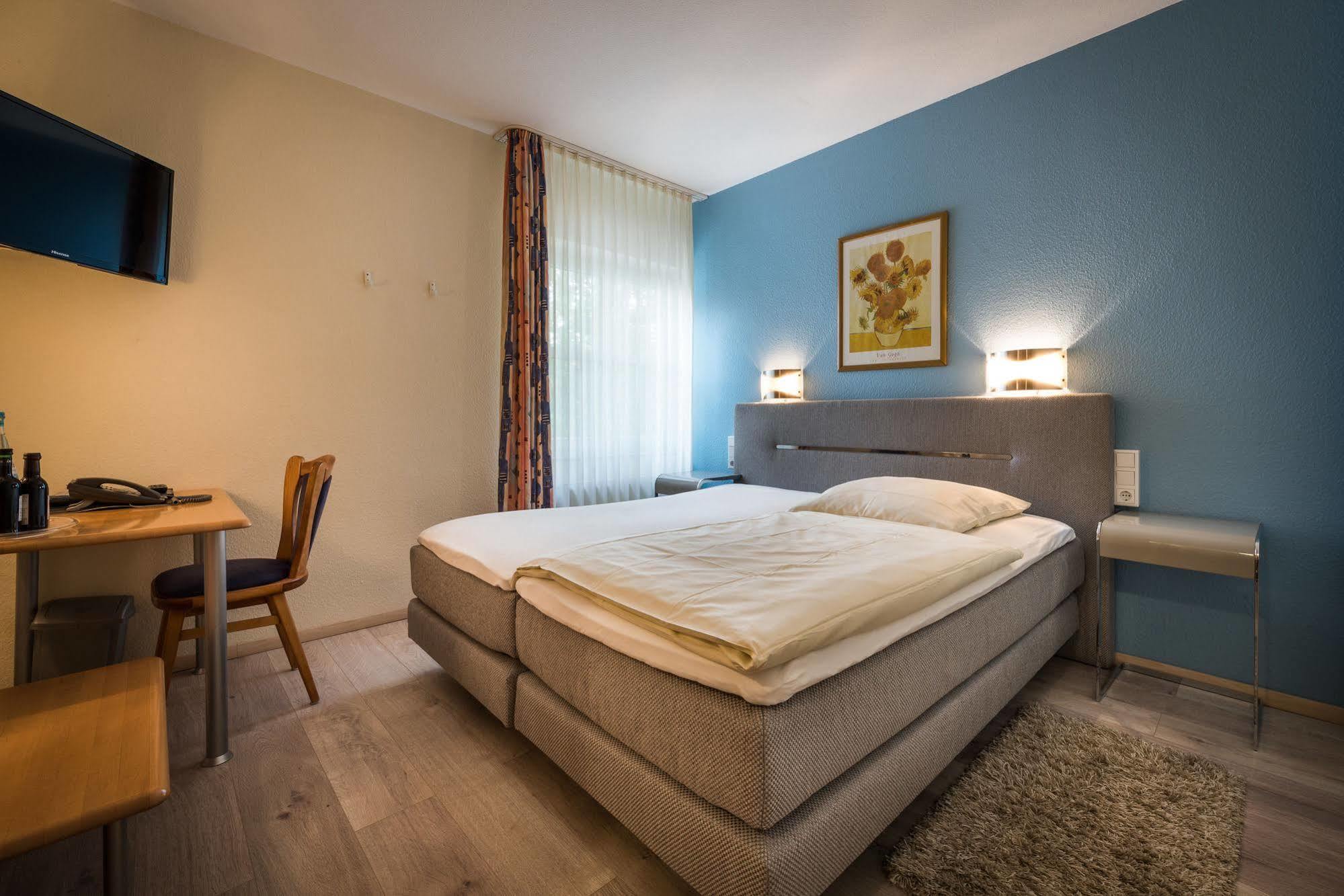 & Nagel Hotel 3*